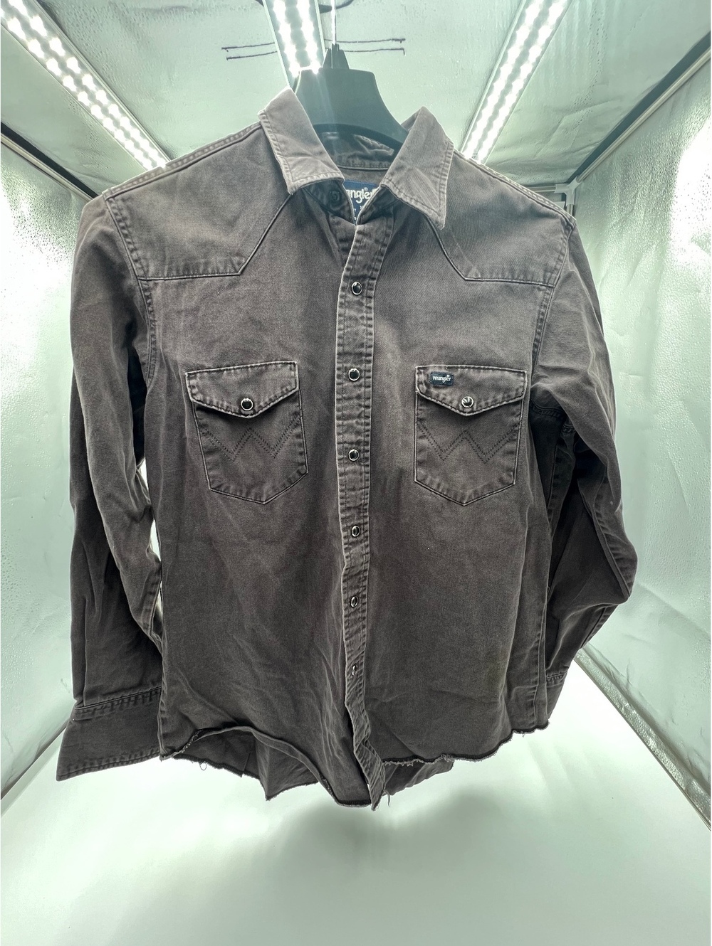 Wrangler Men’s 16.5 35 Western Pearl Snap Shirt Charcoal Distressed Raw Hem